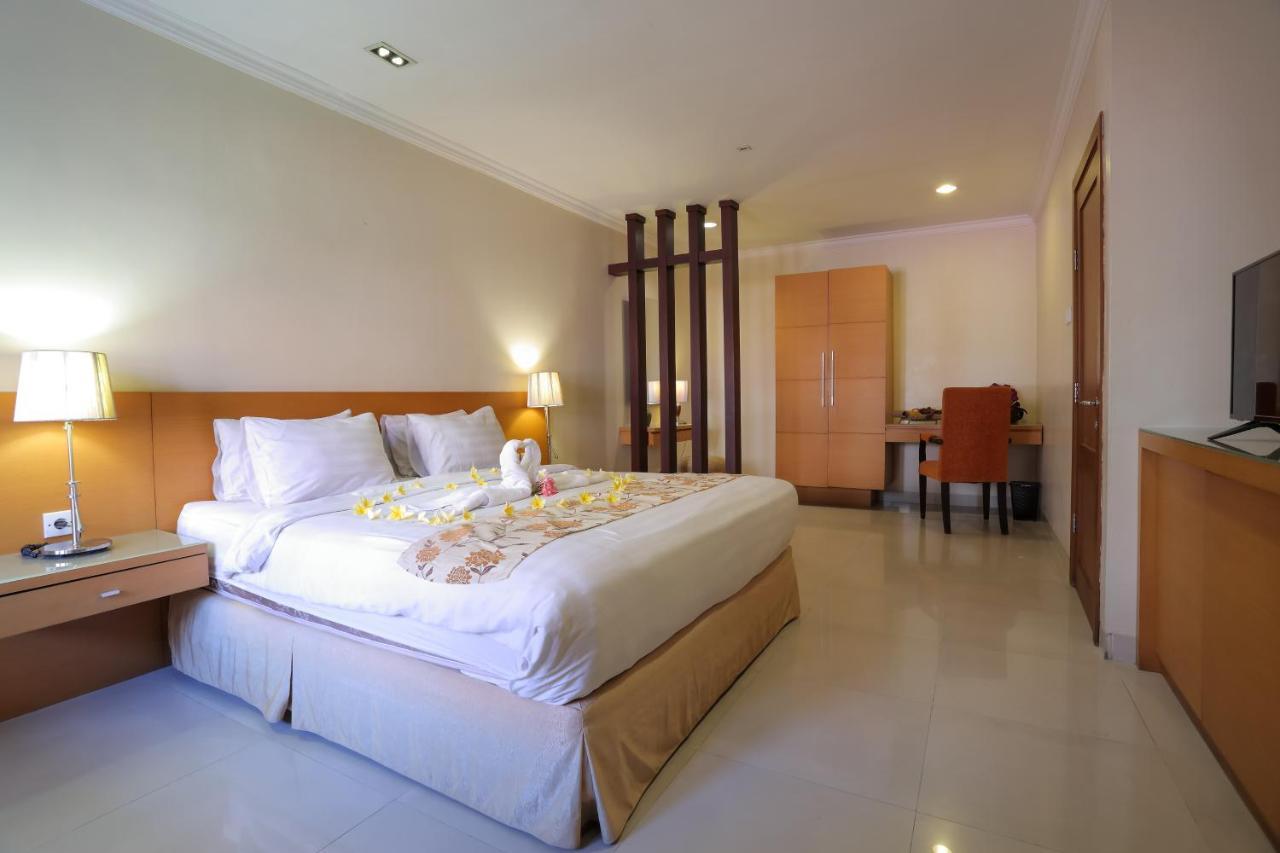 Country Heritage Hotel Surabaya Eksteriør billede