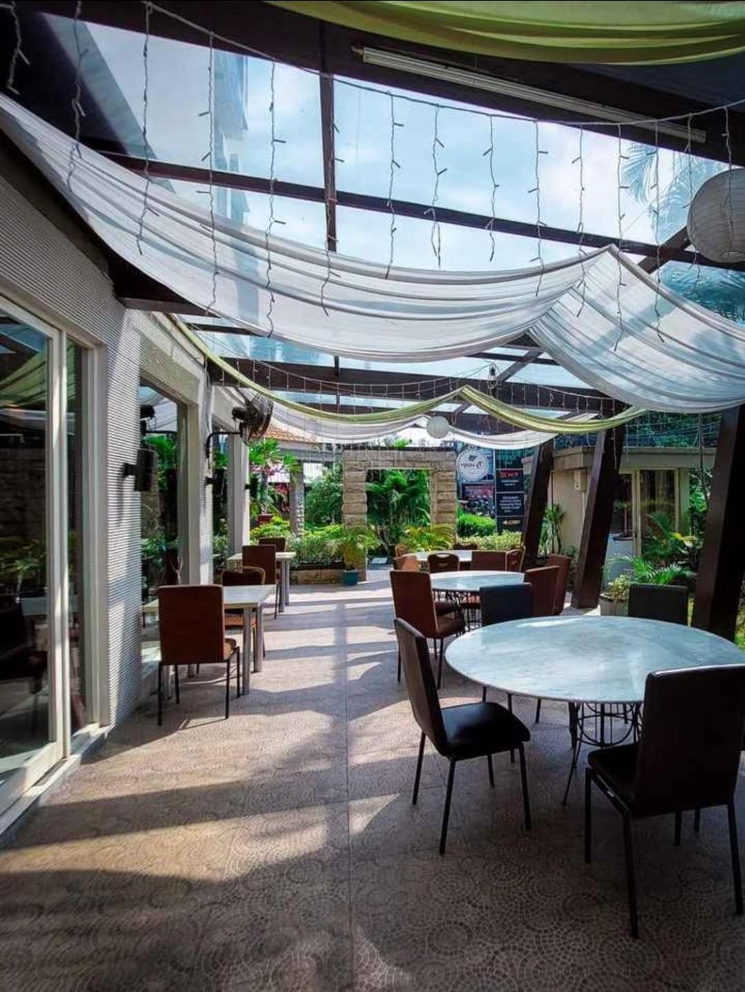 Country Heritage Hotel Surabaya Eksteriør billede