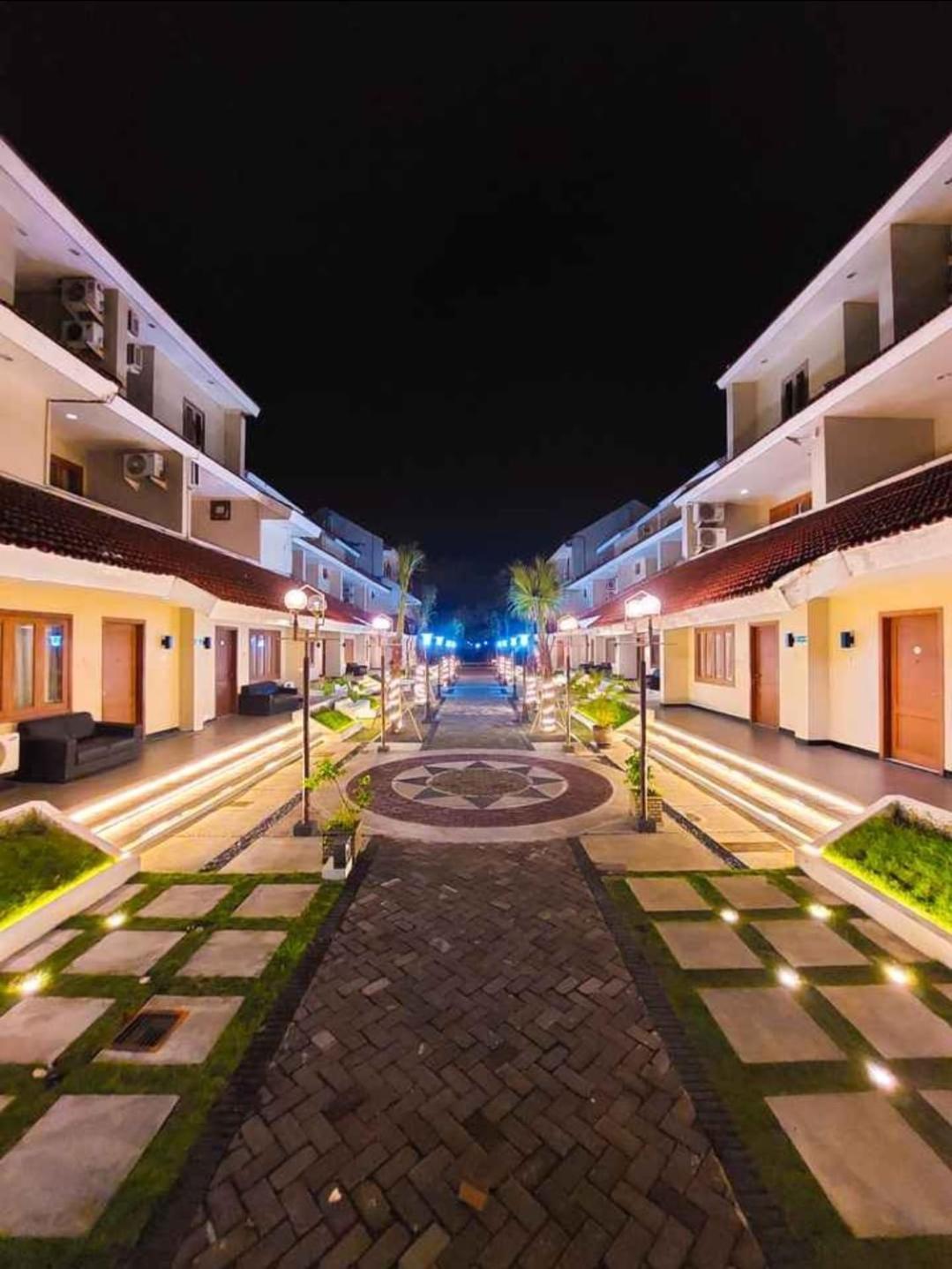 Country Heritage Hotel Surabaya Eksteriør billede